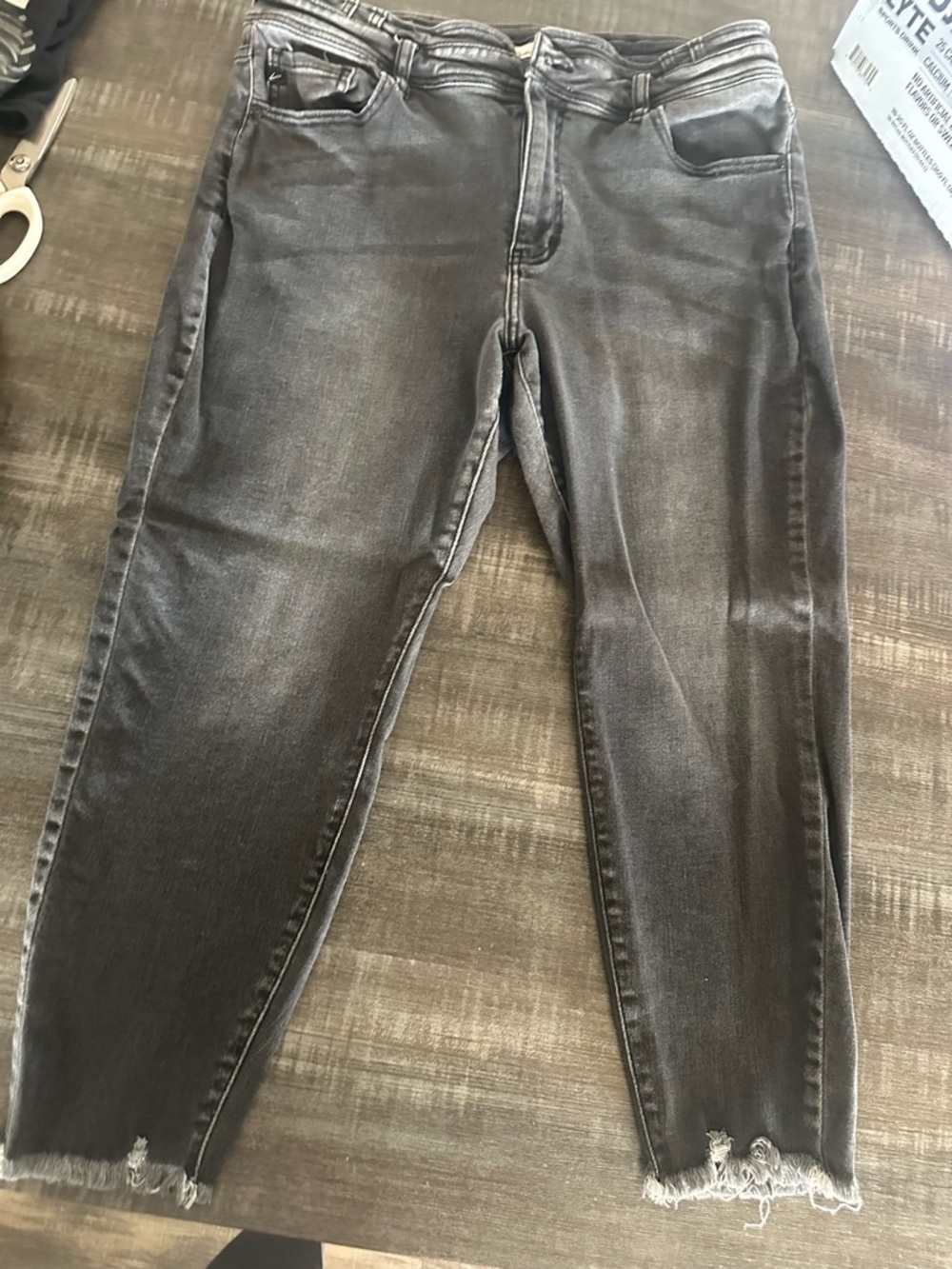 Maurices Gray Cropped Raw-Hem Skinny Jeans - Picture 2 of 3